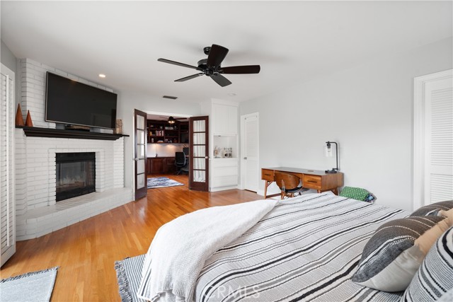 6860 E Roxanne Way, Long Beach CA: https://media.crmls.org/medias/7bed082a-52c0-4db3-ba3a-a2cfbac49566.jpg