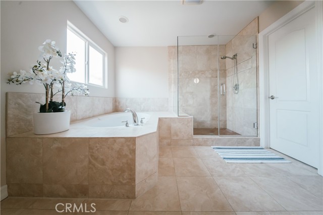 Grand Suite Bathroom Tub