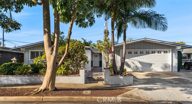 2563 Columbia Dr, Costa Mesa, CA 92626