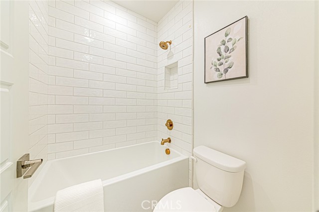 27505 Illumination Court, Valencia CA: https://media.crmls.org/medias/7beed6b3-8023-4776-8874-59da5ac07903.jpg