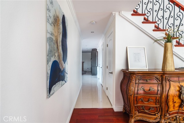 Detail Gallery Image 11 of 36 For 21793 Planewood Dr, Woodland Hills,  CA 91364 - 4 Beds | 3/1 Baths