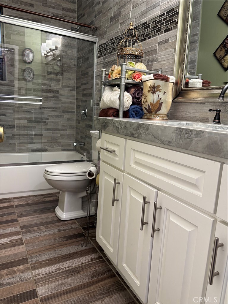 https://media.crmls.org/medias/7bef5f67-c318-4f8d-ac41-e87df560a385.jpg?preset=X-Large