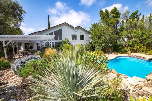 11958 Darby Avenue, Porter Ranch CA: https://media.crmls.org/medias/7bef6f58-2065-4b8a-b771-320aa555c2a3.jpg
