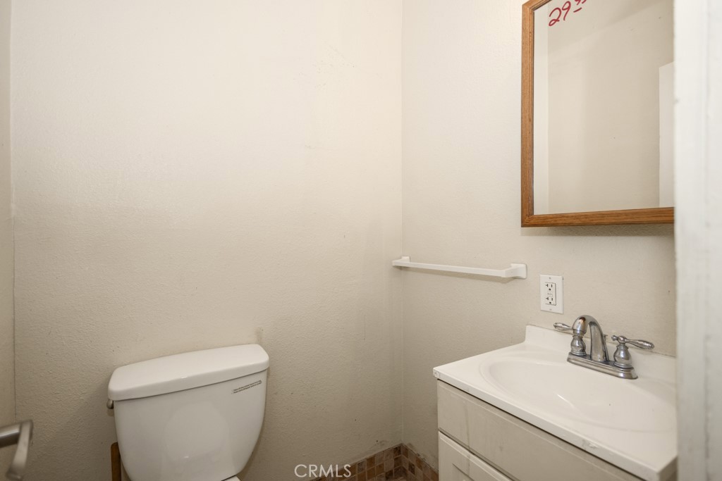 https://media.crmls.org/medias/7bf022a1-e219-45f0-b394-01ae3365afeb.jpg?preset=X-Large