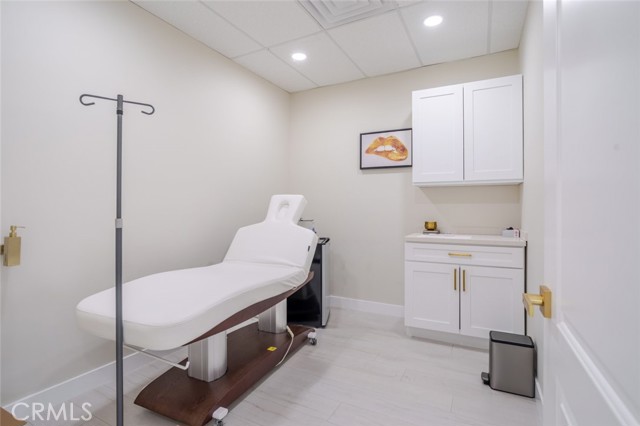  Commercial for Sale in Encino, California