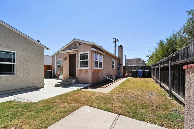 265 W Pershing Court, Covina CA: https://media.crmls.org/medias/7bf328b6-d1af-4a83-9199-bb3d38cb038d.jpg