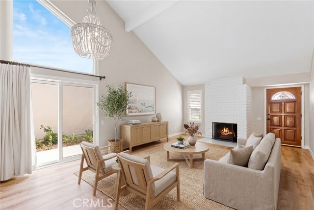 Detail Gallery Image 5 of 25 For 10 Poinsettia, Irvine,  CA 92604 - 3 Beds | 2/1 Baths