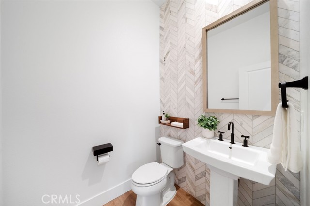 17042 Meteor Way, Riverside CA: https://media.crmls.org/medias/7bf4230d-8eef-4462-83b3-b82c18e4f05c.jpg