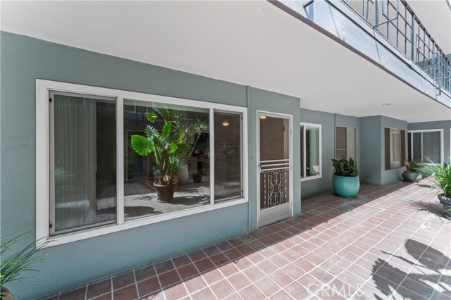 Detail Gallery Image 3 of 27 For 1329 E 1st St #5,  Long Beach,  CA 90802 - 1 Beds | 1 Baths