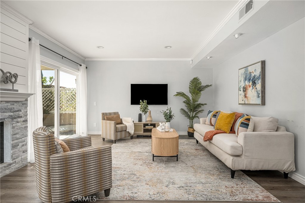 7bf51503 B375 449d 8dad Bfe6cae75f15