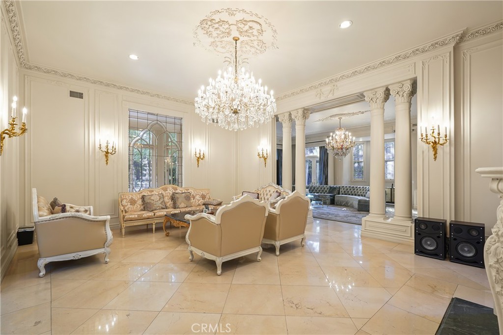 https://media.crmls.org/medias/7bf52cfe-5b40-4e60-a506-4c98d68cdb40.jpg?preset=X-Large