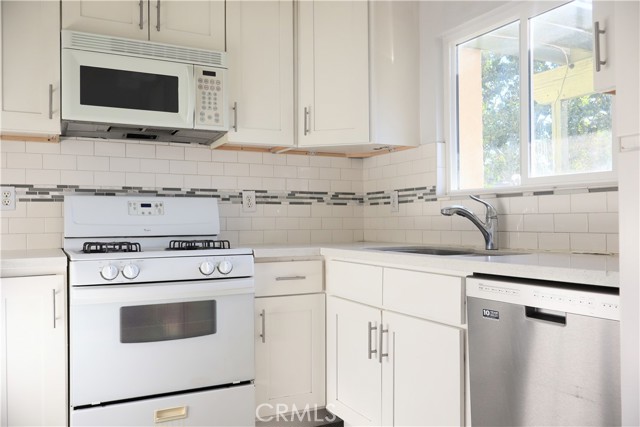 8425 Sunset Trail Place, Rancho Cucamonga CA: https://media.crmls.org/medias/7bf5c64b-339d-43d0-a1bb-05ecc47d585f.jpg