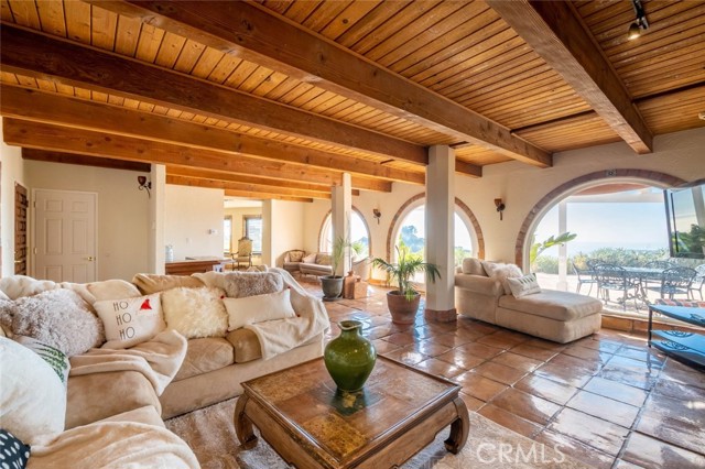 Detail Gallery Image 20 of 74 For 135 Loma Metisse Rd, Malibu,  CA 90265 - 5 Beds | 5 Baths