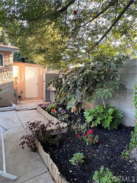 Detail Gallery Image 23 of 25 For 7327 N Loma Verde Ave, Canoga Park,  CA 91303 - 5 Beds | 5 Baths