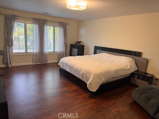 Detail Gallery Image 15 of 34 For 17423 Smoke Tree, Canyon Country,  CA 91387 - 4 Beds | 3 Baths