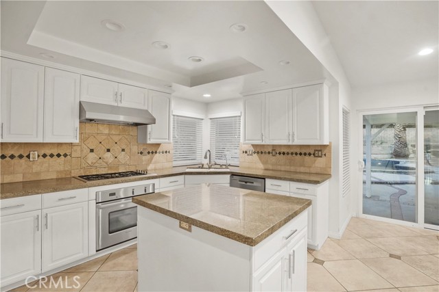 Detail Gallery Image 21 of 61 For 11738 Andasol Ave, Granada Hills,  CA 91344 - 5 Beds | 3/1 Baths