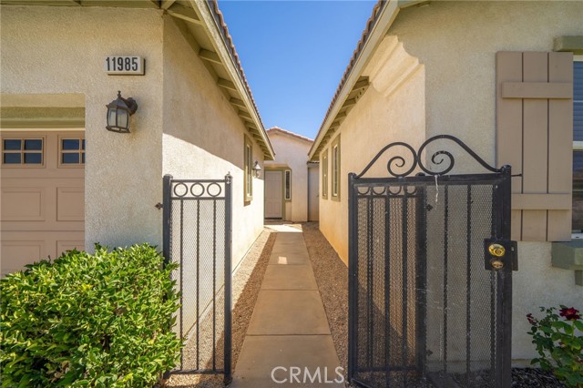 Detail Gallery Image 1 of 1 For 11985 Clayton Ln, Victorville,  CA 92392 - 3 Beds | 2/1 Baths