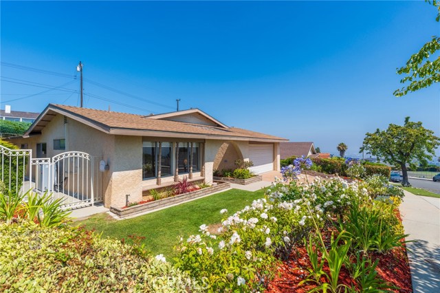 27659 Flaming Arrow Drive, Rancho Palos Verdes CA: https://media.crmls.org/medias/7bf7faff-ba05-4380-a201-6c8cda1b9075.jpg