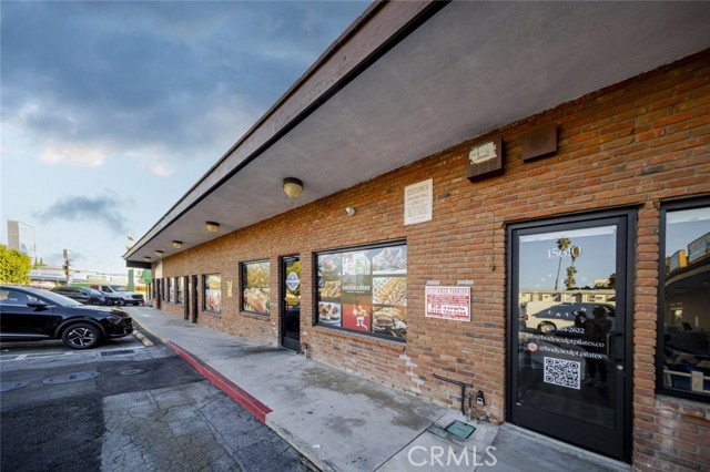 15602 Ventura Boulevard, Encino CA: https://media.crmls.org/medias/7bf8390f-489e-4100-9404-3ec398932d3a.jpg