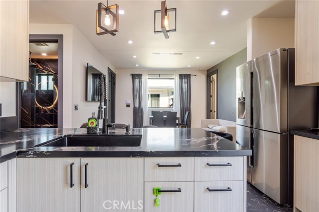 Detail Gallery Image 11 of 37 For 8252 Morse Ave, North Hollywood,  CA 91605 - 3 Beds | 3 Baths