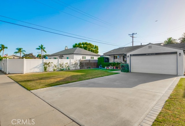 3811 Chatwin Avenue, Long Beach, California 90808, 3 Bedrooms Bedrooms, ,2 BathroomsBathrooms,Single Family Residence,For Sale,Chatwin,PW24128894