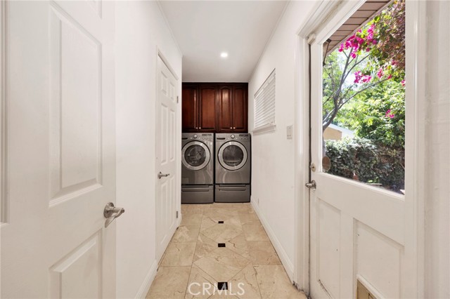 18930 Wells Drive, Tarzana CA: https://media.crmls.org/medias/7bfa9253-3ab0-4344-8579-4b53b5b57032.jpg