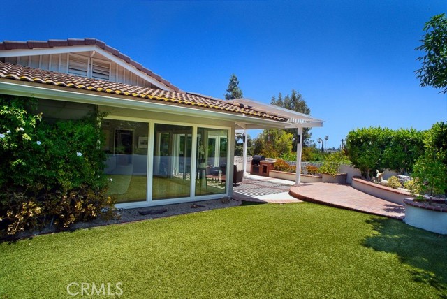 8464 Moorcroft Avenue, West Hills CA: https://media.crmls.org/medias/7bfb5e2f-3320-4239-bb46-c1221b1f610a.jpg