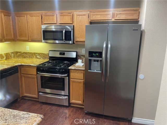 Detail Gallery Image 5 of 12 For 38086 Talavera Ct, Murrieta,  CA 92563 - 3 Beds | 2/1 Baths