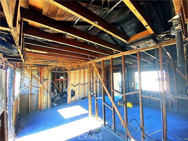 1918 Barstow Road, Mojave CA: https://media.crmls.org/medias/7bfbfe47-ce53-4662-9a2d-5343113c420c.jpg
