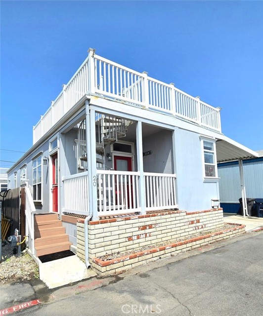 21752 Pacific coast hwy., Huntington Beach CA: https://media.crmls.org/medias/7bfbfe96-c213-4886-b45b-f9a7a263c229.jpg