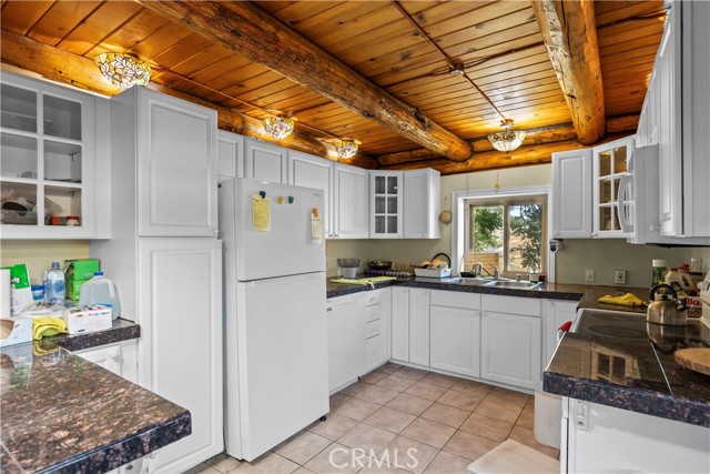 Detail Gallery Image 12 of 38 For 30771 Fox Ridge Ct, Tehachapi,  CA 93561 - 3 Beds | 2 Baths