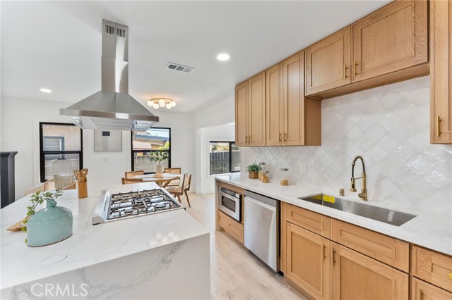 Detail Gallery Image 1 of 49 For 57 S Grand Oaks Ave, Pasadena,  CA 91107 - 3 Beds | 2 Baths