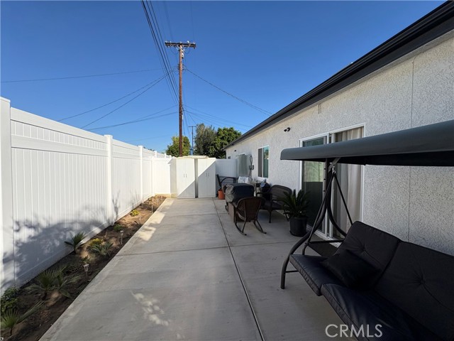 Detail Gallery Image 7 of 7 For 15857 Stare St, North Hills,  CA 91343 - 2 Beds | 2 Baths