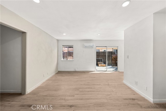 Detail Gallery Image 18 of 35 For 2121 Down, Riverside,  CA 92507 - – Beds | – Baths