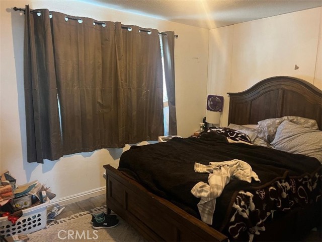 4321 10th, Riverside CA: https://media.crmls.org/medias/7bfdcb74-9b70-45f4-a1b3-5cb03fdd1ec4.jpg