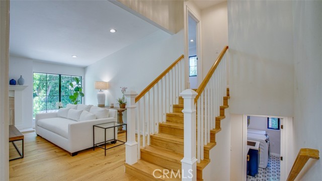 22914 Gershwin Drive, Woodland Hills CA: https://media.crmls.org/medias/7bfddb6a-25db-4497-9e4a-3bd8dfed7511.jpg