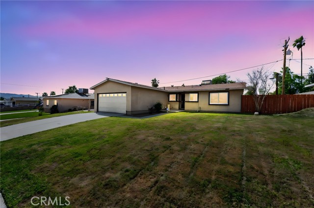 Detail Gallery Image 2 of 26 For 1494 Blythe, Highland,  CA 92346 - 3 Beds | 1/1 Baths