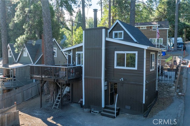 22864 Alder Lane, Crestline CA: https://media.crmls.org/medias/7bfebfb5-5d0d-4ea8-93a5-a413f67d3efb.jpg