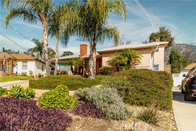 Detail Gallery Image 3 of 42 For 3341 Thelma, La Crescenta,  CA 91214 - 3 Beds | 3 Baths