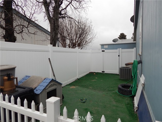 2200 W WILSON, Banning CA: https://media.crmls.org/medias/7bff4a29-d852-46ca-aa0c-6abc37c7e321.jpg