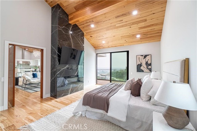 Detail Gallery Image 14 of 55 For 8566 Hollywood Bld, Los Angeles,  CA 90069 - 6 Beds | 6/1 Baths