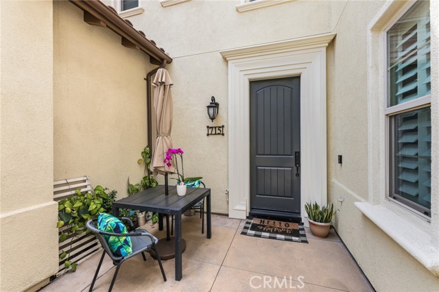 Detail Gallery Image 2 of 42 For 715 E Valencia St, Anaheim,  CA 92805 - 3 Beds | 2/1 Baths