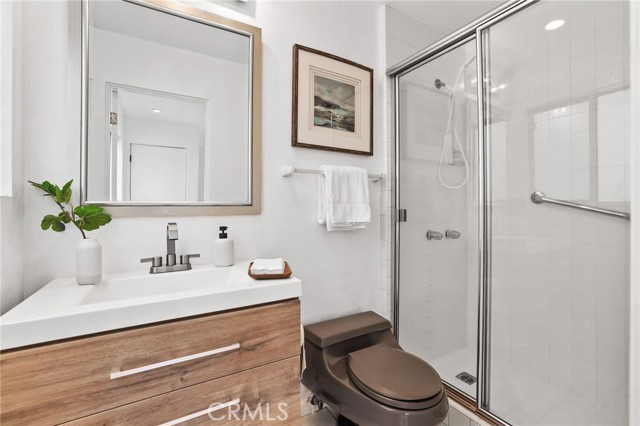 Image 15 of 57 For 64 59th Place