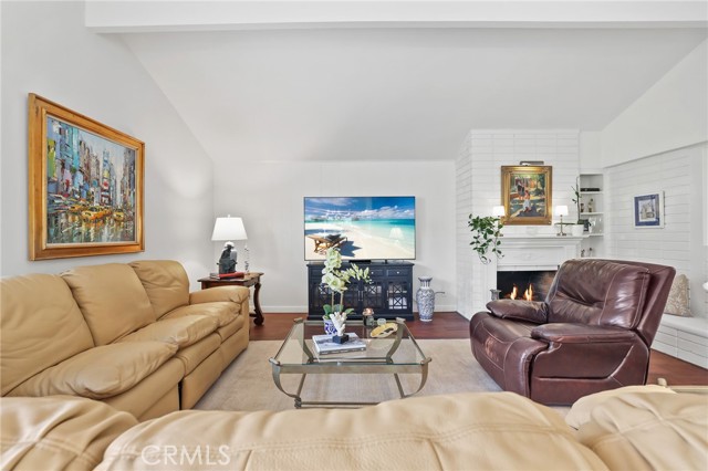 3122 Ruth Elaine Drive, Rossmoor CA: https://media.crmls.org/medias/7c02333d-a337-425e-8161-3c1250b4aaf8.jpg