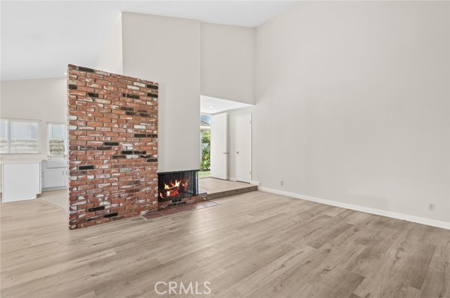 Detail Gallery Image 13 of 25 For 17601 Manchester Ave, Irvine,  CA 92614 - 4 Beds | 2 Baths