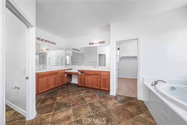 5662 Galasso Avenue, Fontana CA: https://media.crmls.org/medias/7c03d54d-3f99-475e-b359-d3631670843e.jpg