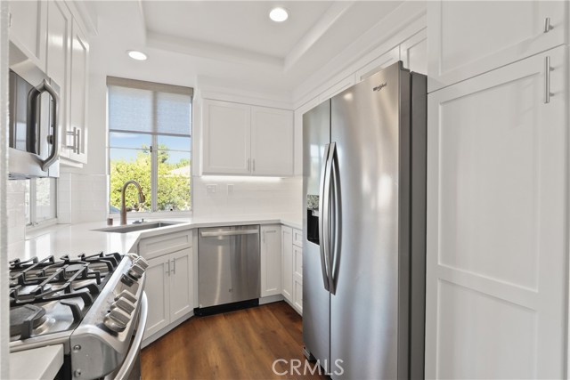 Detail Gallery Image 2 of 20 For 1607 Solvay Aisle, Irvine,  CA 92606 - 2 Beds | 1 Baths