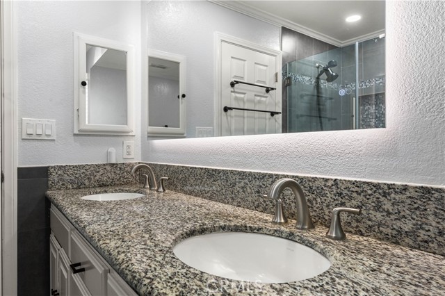 Detail Gallery Image 11 of 18 For 1712 Speyer Ln, Redondo Beach,  CA 90278 - 3 Beds | 2/1 Baths