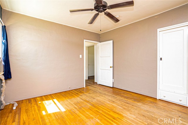 987 W 23rd Street, San Bernardino CA: https://media.crmls.org/medias/7c062189-f9d1-429f-afc9-bd755dab666e.jpg