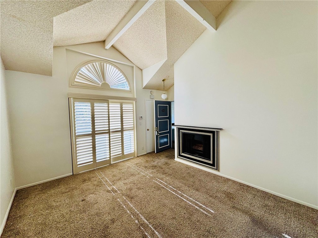 Detail Gallery Image 3 of 16 For 26758 Claudette St #428,  Canyon Country,  CA 91351 - 2 Beds | 2 Baths